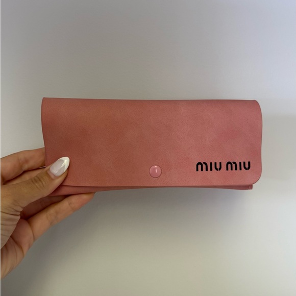 Miu Miu Pink sunglasses case - Picture 1 of 5